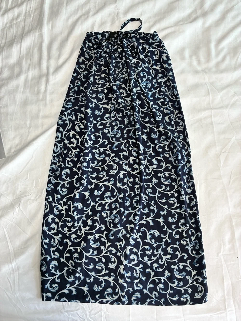 Ellen Tracy 12 Navy and White Filigree Silk Printed Drawstring Maxi Pencil Skirt